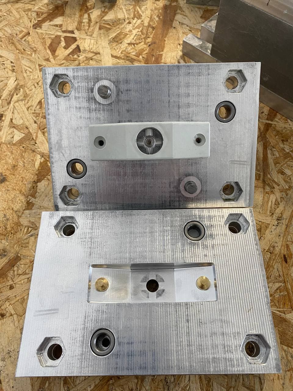 Корпус из пластика для элемента мебели